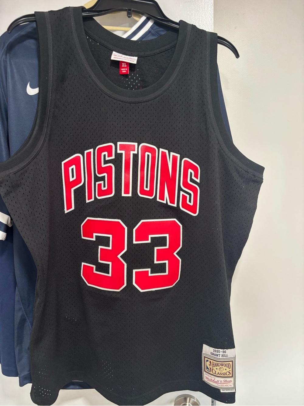 Mitchell & Ness Grant Hill #33 Detroit Pistons Black Swingman Jersey Size XL
